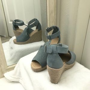 Light Blue Wedges